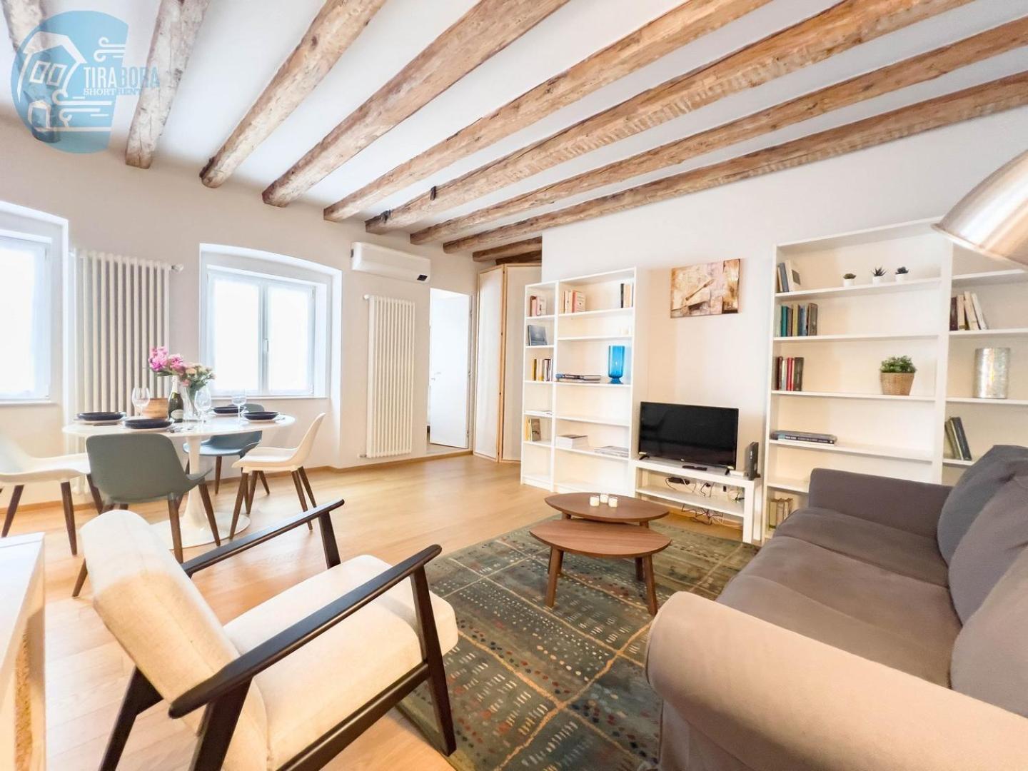Appartamento Mazzini 9 Tirabora Short Rent Trieste Esterno foto