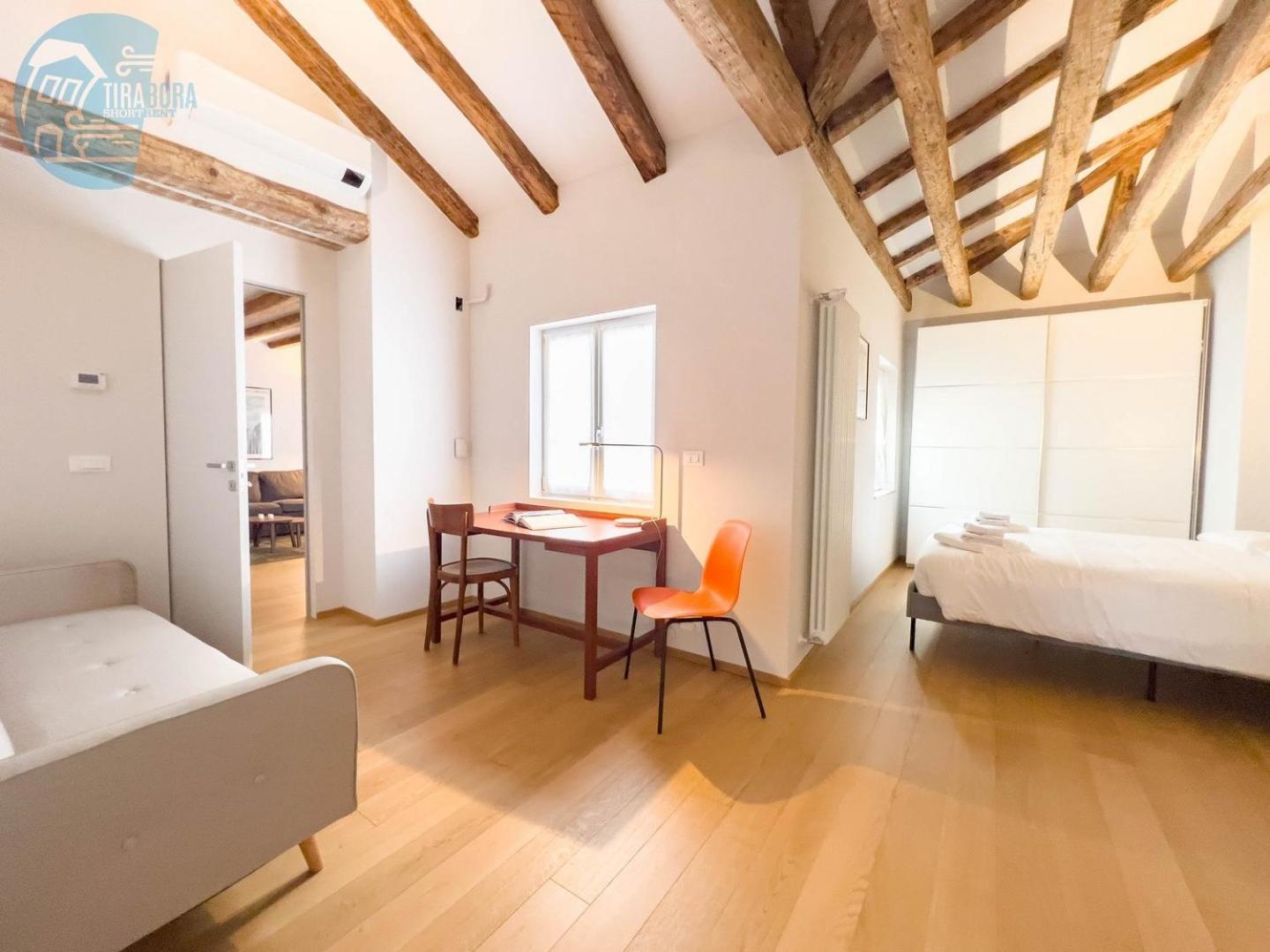 Appartamento Mazzini 9 Tirabora Short Rent Trieste Esterno foto