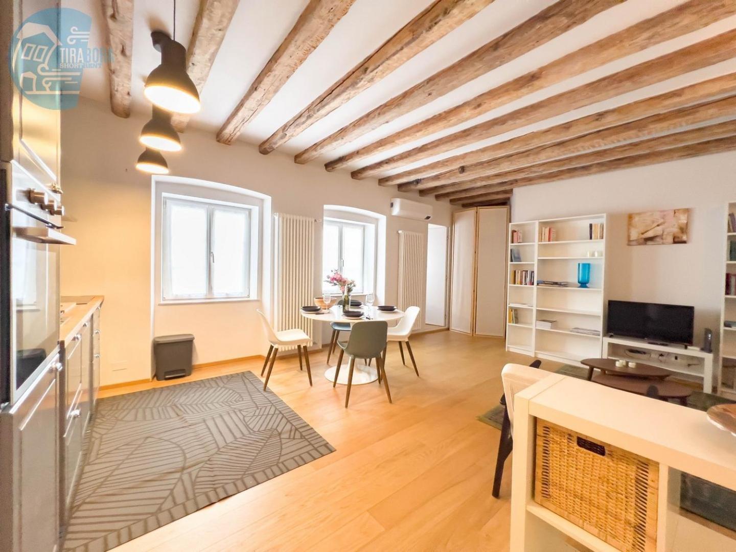 Appartamento Mazzini 9 Tirabora Short Rent Trieste Esterno foto