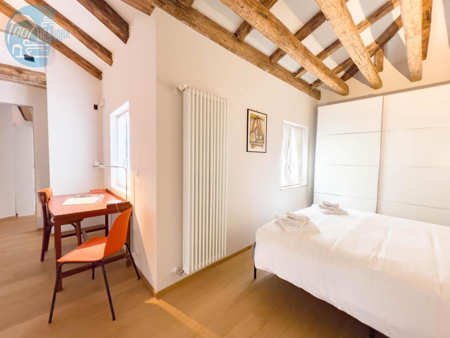 Appartamento Mazzini 9 Tirabora Short Rent Trieste Esterno foto
