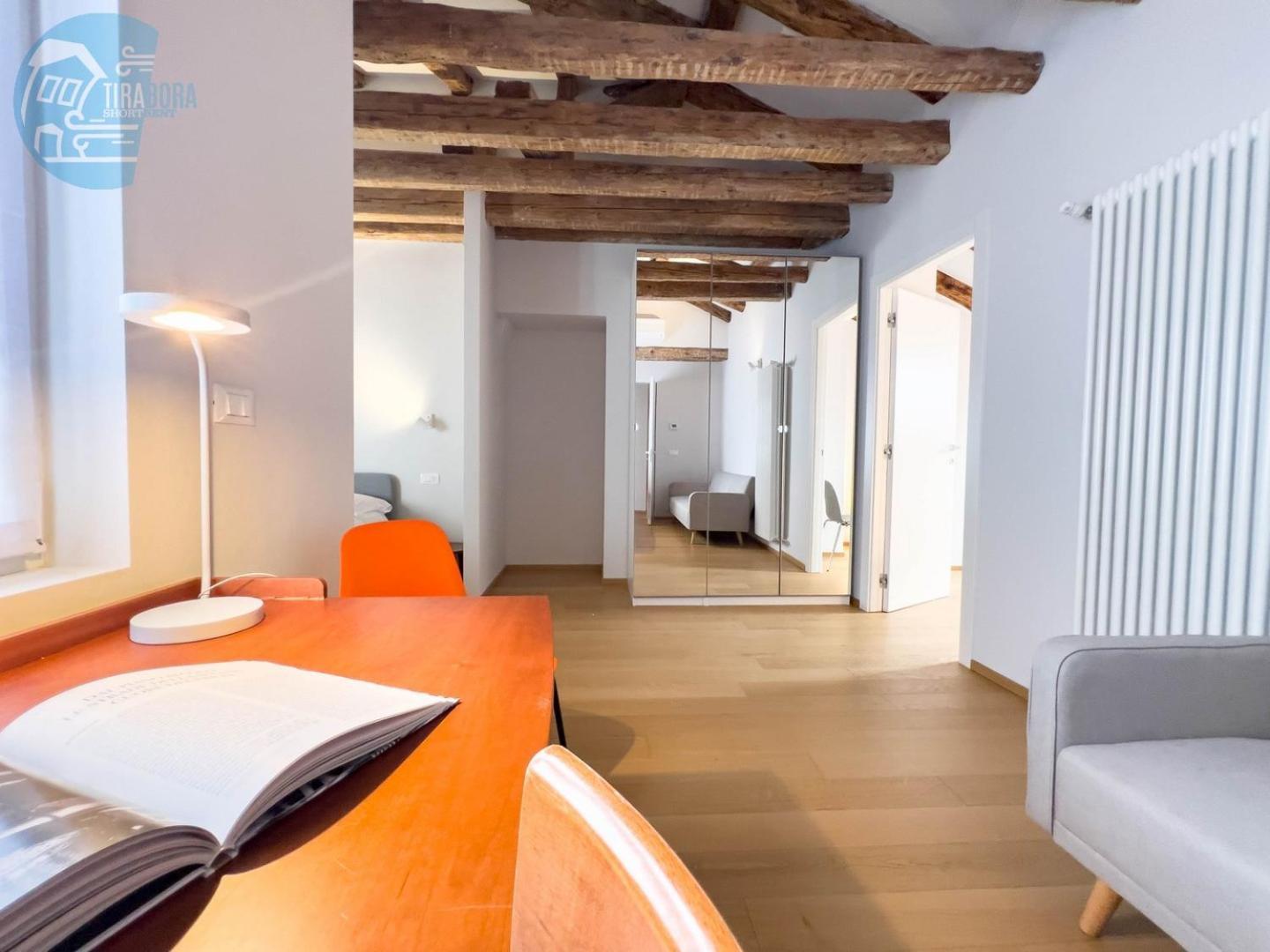 Appartamento Mazzini 9 Tirabora Short Rent Trieste Esterno foto